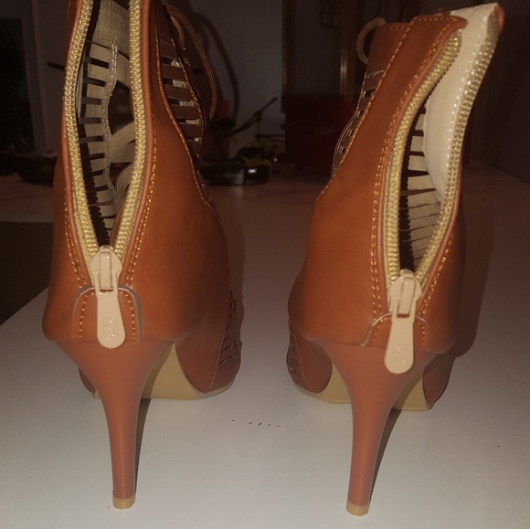 Open cage heel - Picture 3 of 3